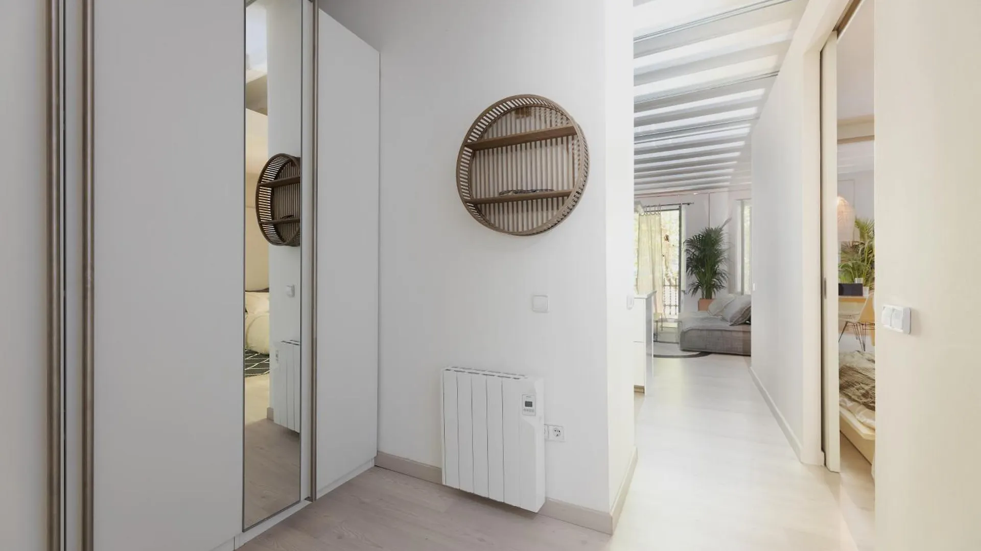 Apartment Pipa - Charming One Bedroom With Balcony Barcelona