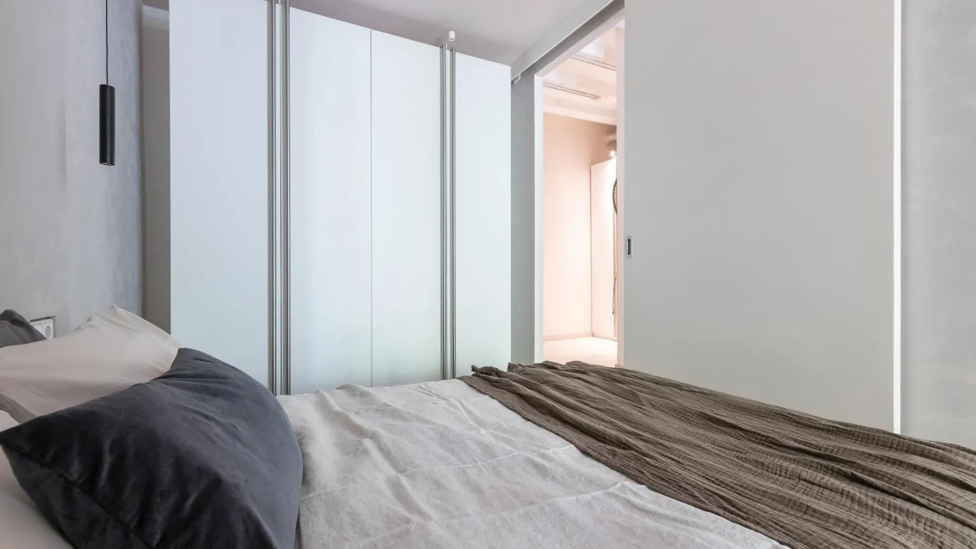 Pipa - Charming One Bedroom With Balcony Barcelona Apartment