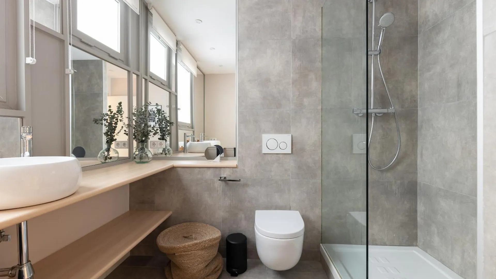 Pipa - Charming One Bedroom With Balcony Barcelona Apartment