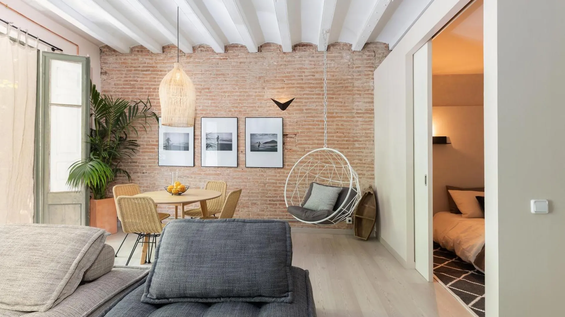 Pipa - Charming One Bedroom With Balcony Barcelona Apartment